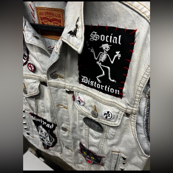 New custom Misfits punk rock pins, etc. Studded. AFI, Motorhead, etc. Vest - Picture 6 of 9